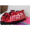 Image 2 : Good Life Fitness Bag - (2) Power Paws Throw Blankets