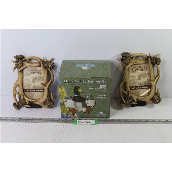 (2) All Things Country Photo Frames - Duck Salt & Pepper Set