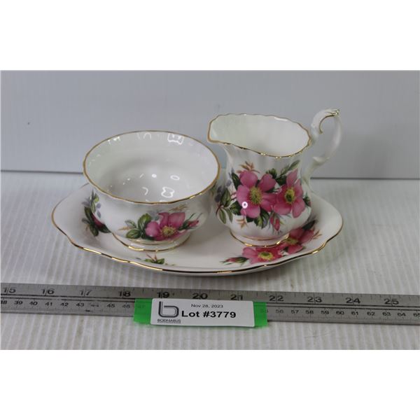 Royal Albert "Prairie Rose" Creamer & Sugar Set w/ Tray