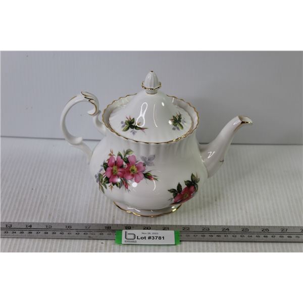 Royal Albert "Prairie Rose" - Tea Pot