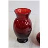 Image 2 : (2) Red Vases + Red Cup