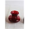 Image 3 : (2) Red Vases + Red Cup