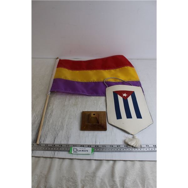 Flags: Spanish Civil War and Cuba