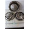 Image 1 : (3) Hubcaps - Assorted