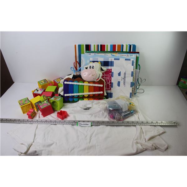 Fisher Price Xylophone - Gilden T-Shirt (size 2xl) - Tie-Dye Powders - Toy Plastic Blocks