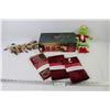 Image 1 : 3 Piece Set of Winter Berry Candles - Grinch Toy - Cloth Napkins - Christmas Decorations