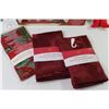 Image 2 : 3 Piece Set of Winter Berry Candles - Grinch Toy - Cloth Napkins - Christmas Decorations