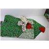Image 5 : Table Cloths - Pot Holders - Oven Mits - Christmas Drape - Edging - Table Runner - Gift Wrap