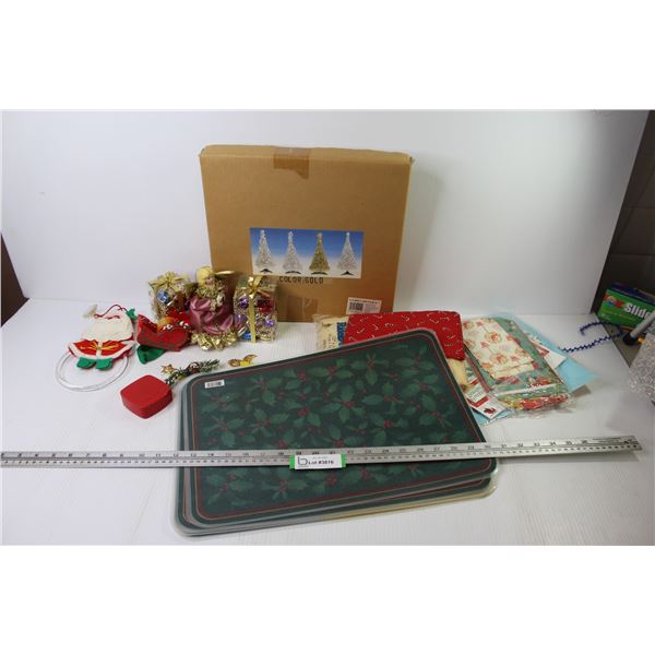 Place Mats - Decorations - Gift Wrap - Tae Dispenser - Ornament Tree