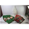 Image 1 : Table Runners - Place Mats - Plastic Tree - Christmas Ring Hangers