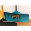 Image 4 : * (3) Snow Shovels