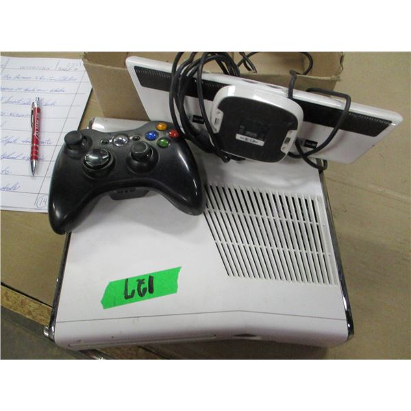 XBOX 360 GAME & CONTROLS