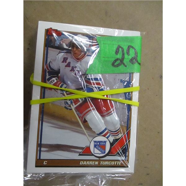 COLLECTIBLE:  30 - 1991 TOPPS HOCKEY CARDS