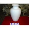 Image 1 : LARGE VASE