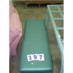 METAL BENCH WITH PADDING