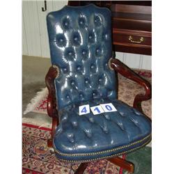 EXECUTIVE CHAIR