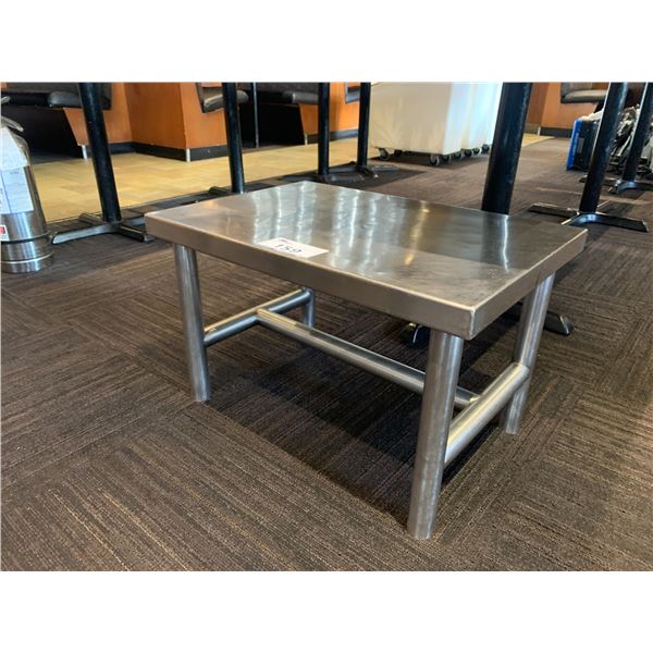 STAINLESS STEEL 25"W X 17"D X 16"H COMMERCIAL EQUIPMENT STAND