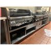Image 1 : QUEST STAINLESS STEEL COMMERCIAL NATURAL GAS 32" GRILL