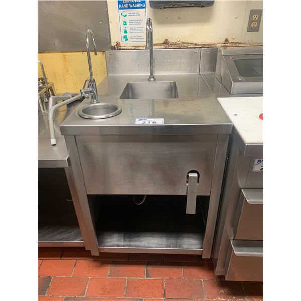 STAINLESS STEEL COMMERCIAL FOOD PREPARATION SINK 2'W X 34"D X 29"H