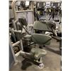 Image 2 : LIFE FITNESS COMMERCIAL ABDOMINAL TRAINER WITH 190LB CAPACITY