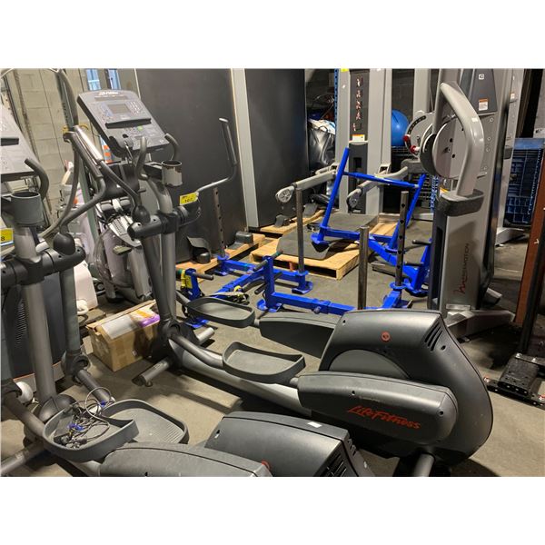 LIFE FITNESS COMMERCIAL ELLIPTICAL WITH DIGITAL SCREEN, HEADPHONE JACK AND CUP HOLDER