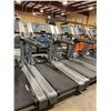 Image 2 : LIFE FITNESS 95TI FLEXDECK COMMERCIAL 120V ELECTRIC TREADMILL WITH CARDIO THEATER REMOTE