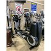 Image 2 : LIFE FITNESS 95X COMMERCIAL 110V ELLIPTICAL CROSS-TRAINER WITH DIGITAL DISPLAY USB PORT, HEADPHONE