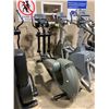 Image 2 : LIFE FITNESS 9500HR COMMERCIAL ELLIPTICAL CROSSTRAINER WITH DIGITAL DISPLAY