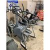 Image 2 : LIFE FITNESS 95SI COMMERCIAL STAIR CLIMBER WITH DIGITAL DISPLAY *PARTS ONLY*