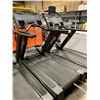 Image 2 : LIFE FITNESS 9500HR COMMERCIAL 120V FLEXDECK TREADMILL WITH DIGITAL DISPLAY