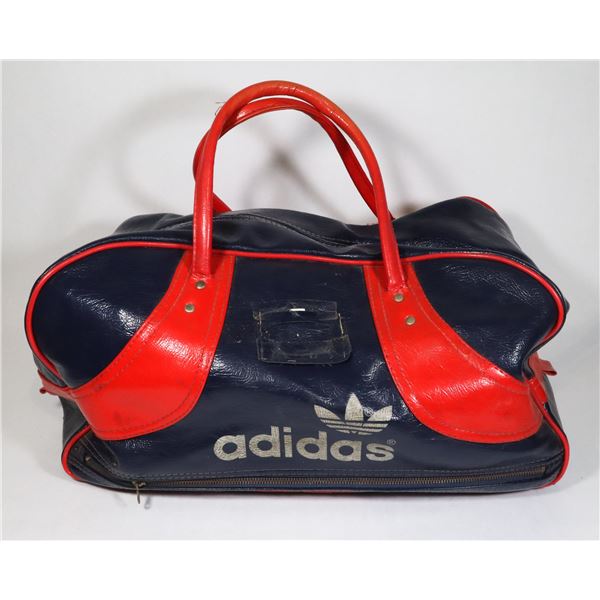 VINTAGE ADIDAS SPORTS BAG