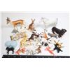 Image 1 : LOT OF VINTAGE PLASTIC ANIMAL TOYS
