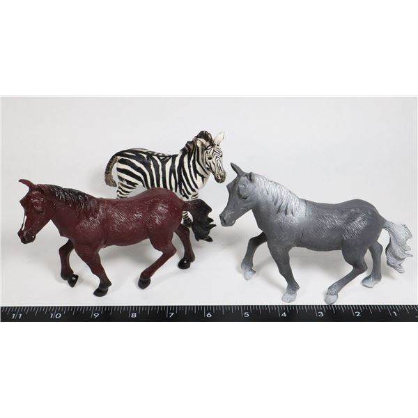 LOT OF VINTAGE HORSES AND ZEBRA
