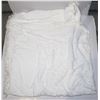 Image 1 : VINTAGE CHENILLE BEDSPREAD FULL/DOUBLE GOOD WHITE