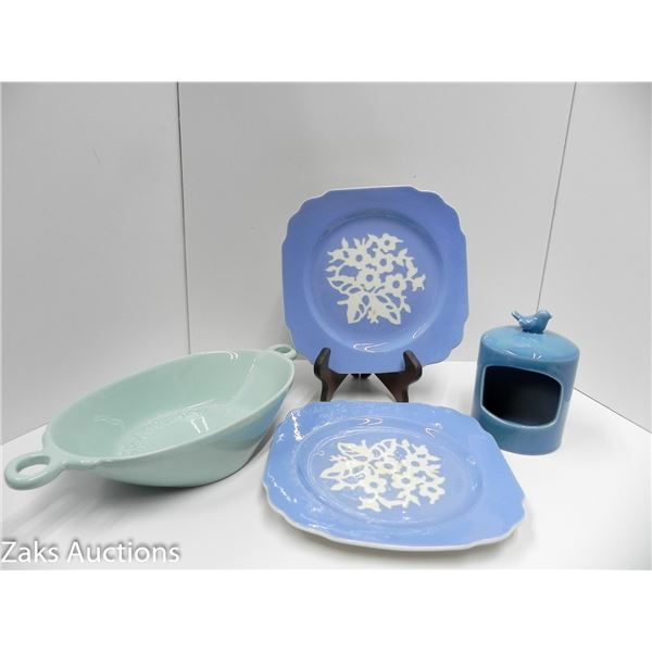 BLUE THEMED PORCELAIN AND CERAMIC KITCHENWARE LOT