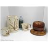 Image 2 : LAURENTIAN POTTERY & HARDWOOD HAT DISPLAY