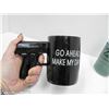 Image 5 : HAND PISTOL GO AHEAD MAKE MY DAY COFFEE MUG