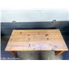 Image 3 : OLDER PINE COFFEE TABLE