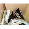 Image 5 : BOX OF PHOTO FRAMES AND PHOTO ALBUMS - ESTATE