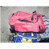 Image 4 : LOT OF 4 DUFFLE BAGS/TRAVEL BAGS