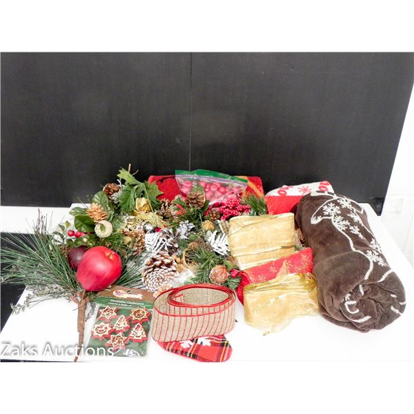 MISC CHRISTMAS CRAFT LOT