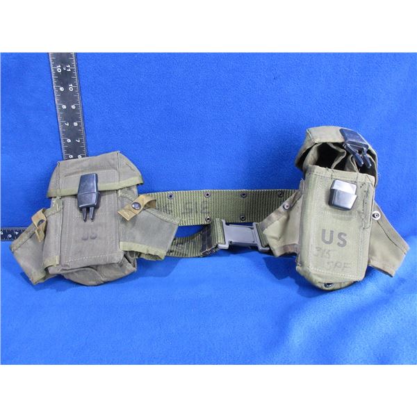 US Military Belt with 2 M16 Ammo Pouches