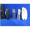 Image 1 : 3 Folding Key Chain Knives and 1 Utility Razor Blade Style