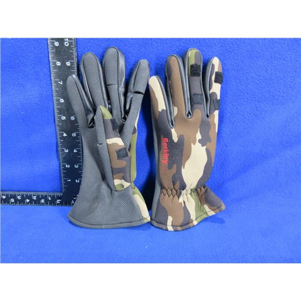 NEW - Berkeley Camo Archery Hunting Gloves