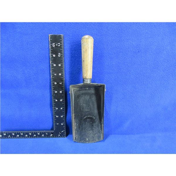 Military Trench Shovel - Pratt Bros Ltd. 1940 B'HAM