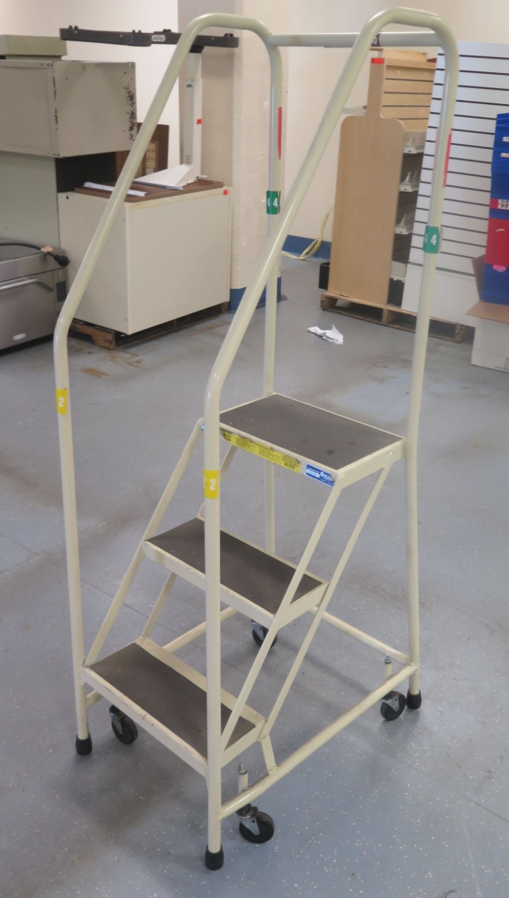 Gillis 3-Step Rolling Safety Ladder