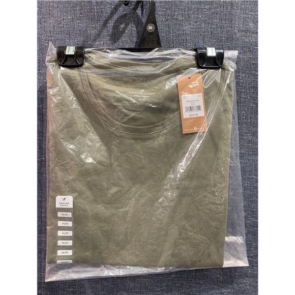 Denver Hayes Fitted Tee (M)