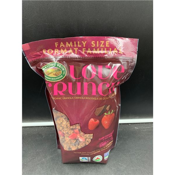 Love Crunch Dark Chocolate & Red Berries Granola Mix (700g)