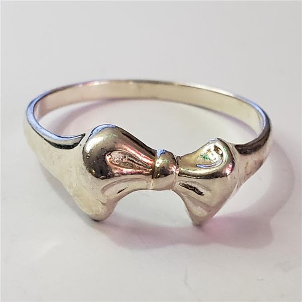 Silver Ring (~Size 8.5)(Ring is resizable for $40) (~length 0inches), Suggested Retail Value $80