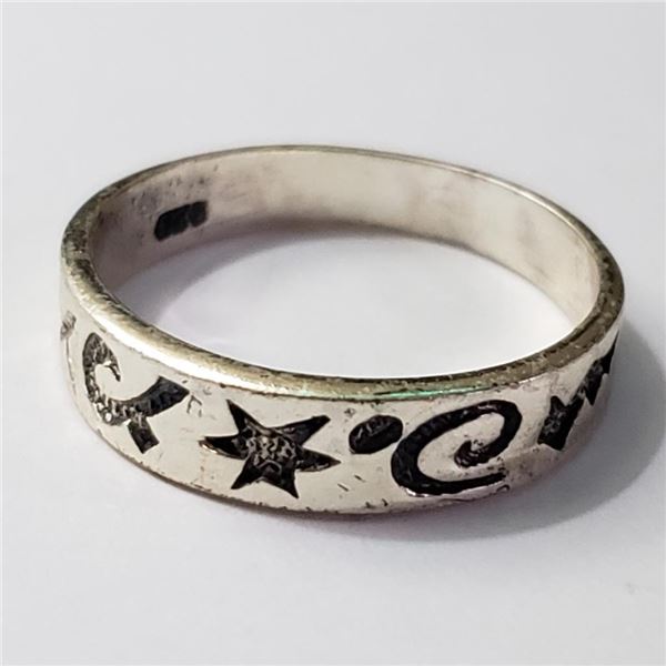 Silver Ring (~Size 7)(Ring is resizable for $40) (~length 0 inches), Suggested Retail Value $100